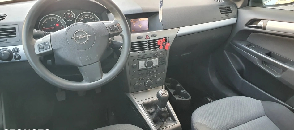Opel Astra cena 7300 przebieg: 251457, rok produkcji 2005 z Pleszew małe 742